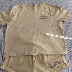 Sporty and rich summer set